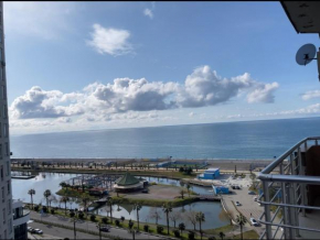 Lovely 2 Bedroom Apt with Sea View